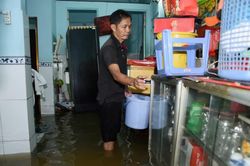 TPHCM khẩn cấp ứng phó mưa giông, đỉnh triều 'khủng' cuối tháng 10