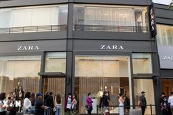 Zara thu hồi trang phục Halloween bị cáo buộc liên tưởng đến thời Đức Quốc xã
