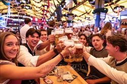 Lễ hội bia Oktoberfest 2026: Lo ngại nguy cơ 'vỡ trận'