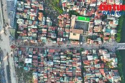 Cận cảnh thi công mở rộng 'ngõ khổ' 381 Nguyễn Khang ở Hà Nội