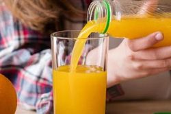 Uống nước ép suốt 1 tháng để giảm cân, cô giáo 32 tuổi ngỡ ngàng khi đi khám