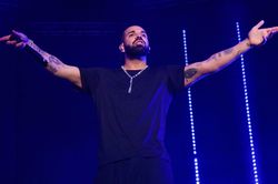 Drake đàm phán trở lại Coachella sau 12 năm