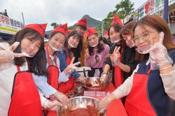 Lễ hội Hàn Quốc tôn vinh những hũ tương ớt gochujang truyền thống