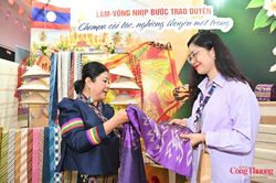 Người Hà Nội thích thú khám phá đặc sản xứ Triệu Voi