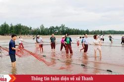“Chạm” mùa biển vắng
