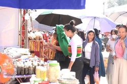 Rộn ràng phiên chợ vùng cao