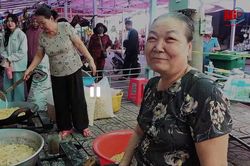 Gần 20 năm giữ lửa bếp cơm lễ hội