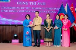 Bà Đồng Thị Ánh nhận Giải thưởng Nữ doanh nhân ASEAN xuất sắc năm 2026