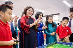 Phó Chủ tịch Quốc hội Nguyễn Thị Hồng dự Lễ khánh thành ba công trình trường học tại Hà Nội