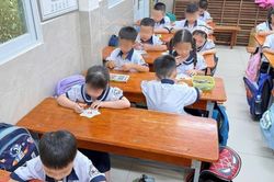 Phụ huynh học sinh ở TP Hồ Chí Minh mệt mỏi vì môn học liên kết