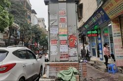 Nhếch nhác "rác quảng cáo" trên các tuyến phố