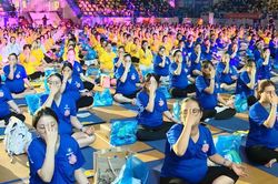 700 mẹ bầu đồng diễn yoga lan tỏa thông điệp kết nối yêu thương