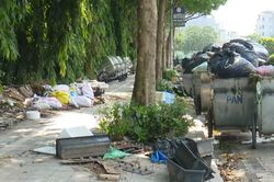 Phường Dương Nội: Bãi rác tự phát ngay điểm chân rác