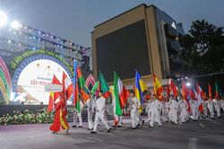 'Sắc màu năm châu': 15 quốc gia hội tụ giữa lòng Hà Nội