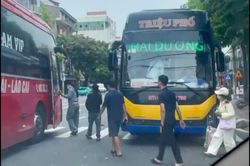 Dừng ngược chiều, đón trả khách sai quy định, tài xế ở Lào Cai bị xử phạt