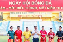 Cuộc hội ngộ giàu cảm xúc của những thế hệ cầu thủ Công an Hà Nội
