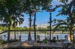 Không gian 'Dải lụa ký ức' bên Hồ Gươm đang gấp rút hoàn thiện