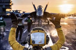 Vì sao máy bay EA-18G Growler có thể 'săn' radar phòng không?