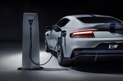 Aston Martin lùi kế hoạch xe điện, tiếp tục duy trì động cơ V8 và V12