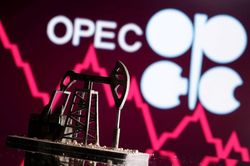 OPEC+ không tăng sản xuất dầu trong tháng 11