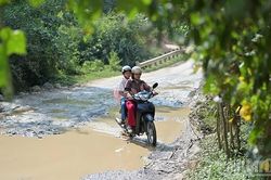 Ấm áp nghĩa cô trò nơi rẻo cao Lũng Trời