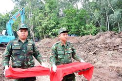 Quy tập thêm 13 bộ hài cốt liệt sĩ tại Công viên Lê Thị Riêng