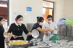 Điều chỉnh tổ chức bán trú, quản lý an toàn bữa ăn học sinh