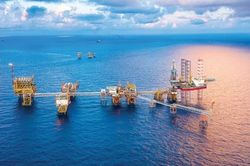 Thu ng&acirc;n s&aacute;ch từ dầu th&ocirc; 9 th&aacute;ng đầu năm tăng gần 34% so với c&ugrave;ng kỳ