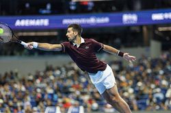Djokovic ngược dòng hạ Zverev, phá kỷ lục của Nadal
