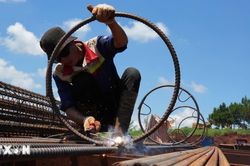Khẩn trương thi công cầu cạn đầu tiên trên cao tốc Bảo Lộc-Liên Khương