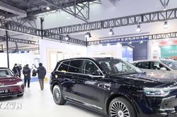 Phát triển hệ thống sạc không dây hiệu suất cao cho xe năng lượng mới