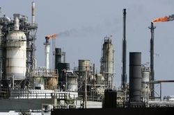 OPEC+ nhất trí giữ nguyên sản lượng dầu mỏ trong tháng 11
