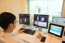 Chụp CT vùng ngực hé lộ nguy cơ suy giảm nhận thức sớm
