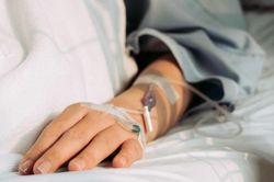Có dấu hiệu này suốt nửa năm nhưng không đi khám, người phụ nữ 35 tuổi mắc ung thư giai đoạn cuối