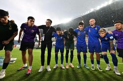 Tuyển Thái Lan run rẩy trước FIFA