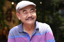 NSND Việt Anh gây chú ý