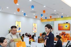 Biểu lãi suất SHB mới nhất: Gửi tại quầy và online đồng loạt đi ngang