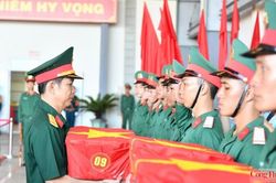 Quân khu 9 vận chuyển 15.401 mẫu hài cốt liệt sĩ bằng máy bay quân sự