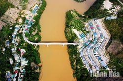 An cư cho đồng bào miền núi trước nguy cơ lũ quét, sạt lở đất