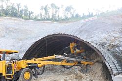 Cao tốc Vinh - Thanh Thủy tăng tốc với 15 mũi thi công