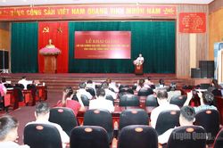 Gần 100 cán bộ, công chức được bồi dưỡng đạo đức công vụ, giao tiếp, ứng xử