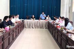Đoàn Học viện Báo chí và Tuyên truyền làm việc với Báo và Phát thanh, Truyền hình Huế