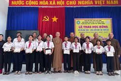 Khánh Hòa: Phân ban Phật tử Dân tộc Trung ương trao học bổng đến học sinh dân tộc thiểu số
