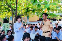 Hơn 2.000 học sinh ở Khánh Hòa được tuyên truyền an toàn giao thông