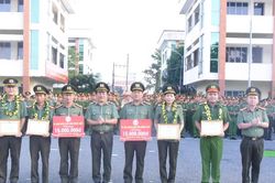 Khen thưởng thành tích phá đường dây mua bán hóa đơn và trốn thuế