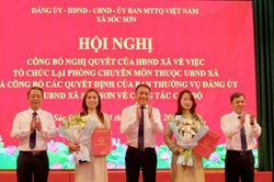 Xã Sóc Sơn công bố các quyết định về công tác cán bộ