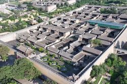 Bí quyết trường tồn của gia tộc thường dân có biệt phủ lớn nhất Trung Quốc