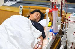 Chàng trai 24 tuổi phải chạy thận suốt đời vì 2 thói quen 1 'thừa' 1 'thiếu'