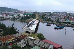 Người dân sống khổ vì tuyến đường gần 1km làm 4 năm chưa xong