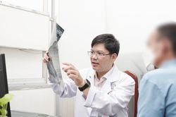 Bộ Y tế ban hành danh mục 58 bệnh hiểm nghèo áp dụng với sĩ quan Quân đội nghỉ hưu